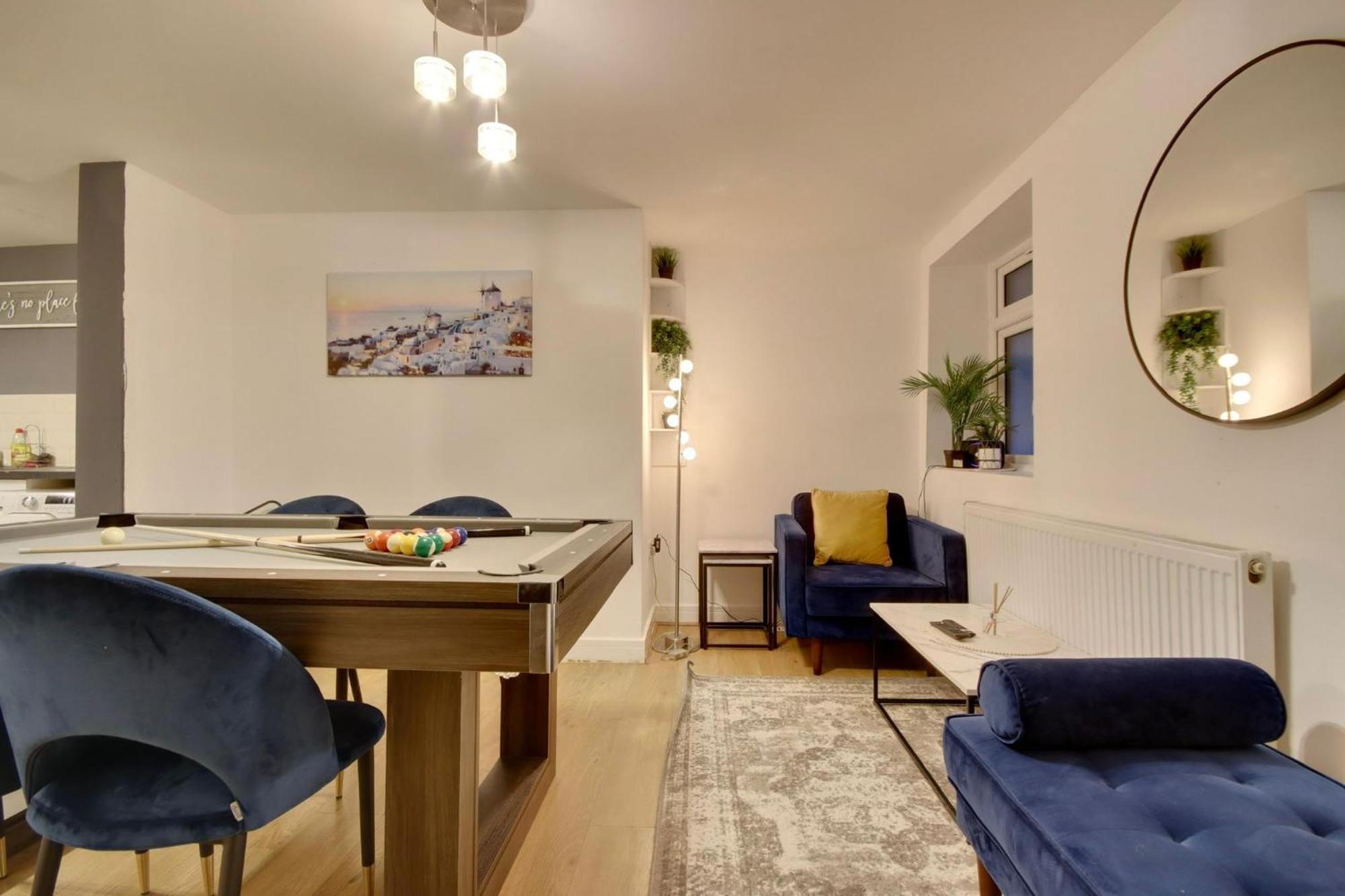 פורטסמות' Southsea Getaway Apartment With Pool Table And Hot Tub מראה חיצוני תמונה