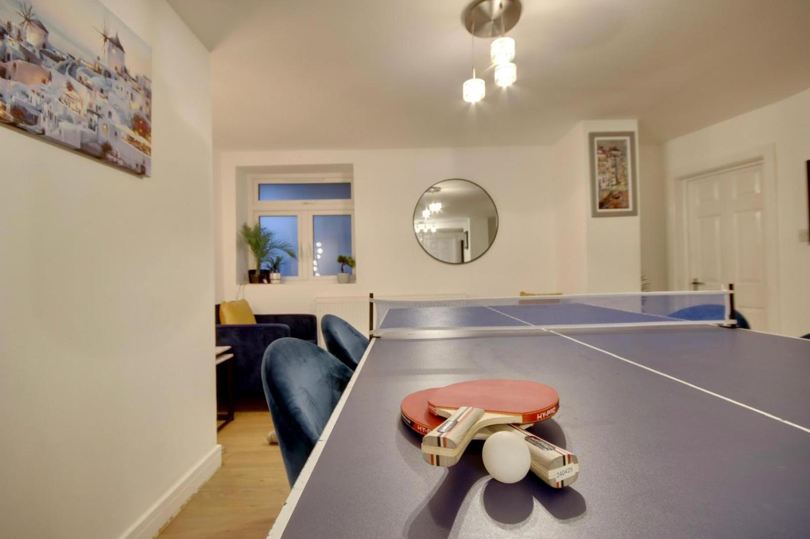 פורטסמות' Southsea Getaway Apartment With Pool Table And Hot Tub מראה חיצוני תמונה